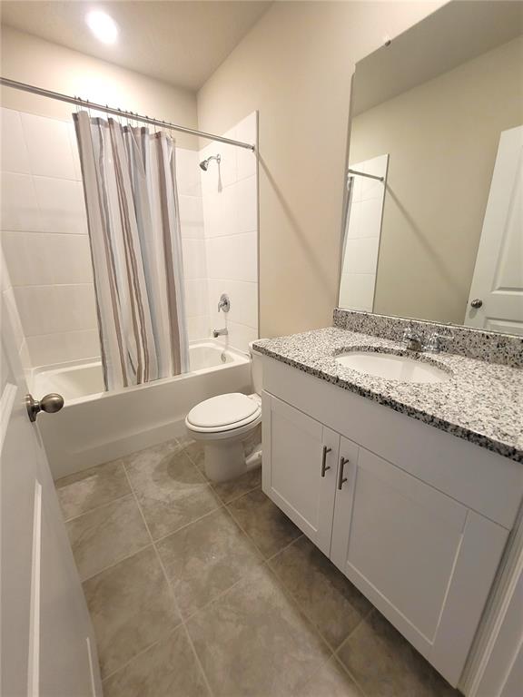 1618 Bark Rdg Drive Auburndale, FL 33823 - Photo 8 of 40 a bathroom with a granite countertop sink toilet and shower