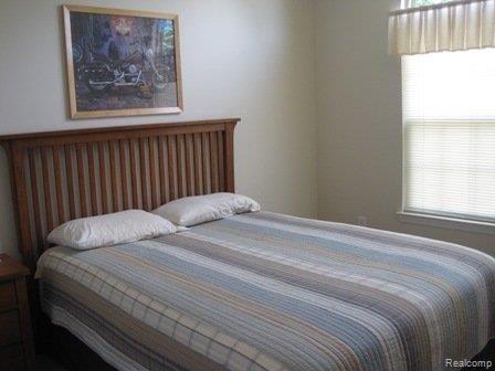 942 Beryl Court Rochester, MI 48307 - Photo 11 of 16 Bedroom 3.jpg