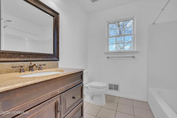 $450,000 | 723 Woodland Avenue, Burlington, NJ 08016