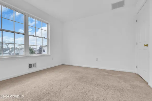 $450,000 | 723 Woodland Avenue, Burlington, NJ 08016