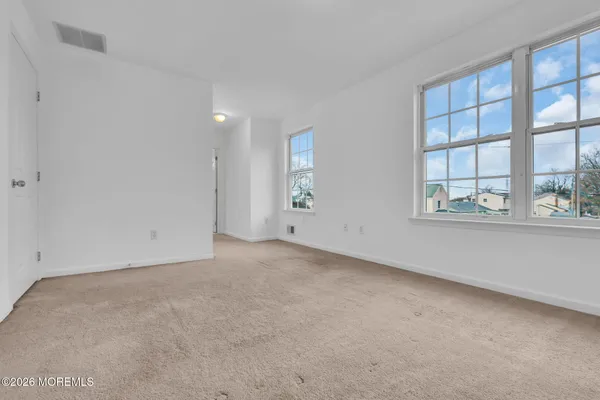 $450,000 | 723 Woodland Avenue, Burlington, NJ 08016