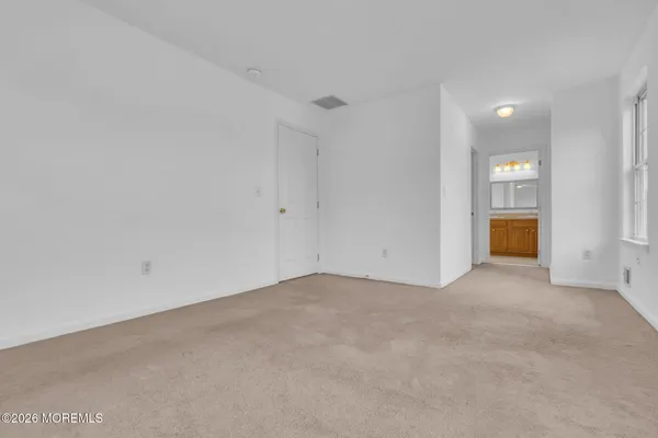 $450,000 | 723 Woodland Avenue, Burlington, NJ 08016