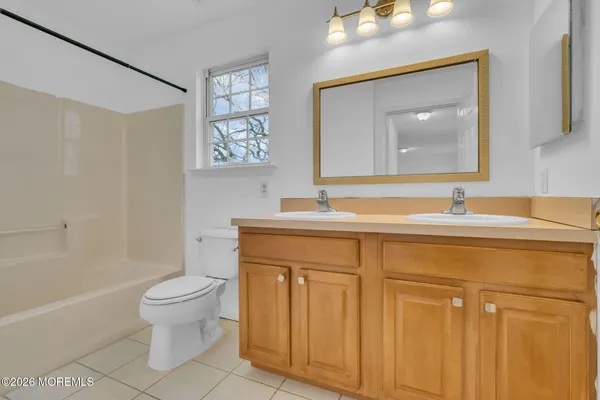 $450,000 | 723 Woodland Avenue, Burlington, NJ 08016