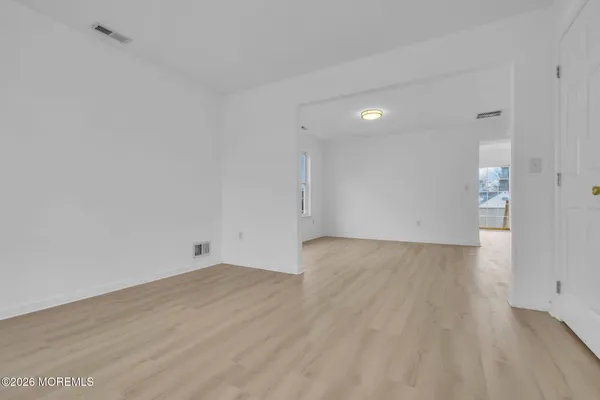 $450,000 | 723 Woodland Avenue, Burlington, NJ 08016