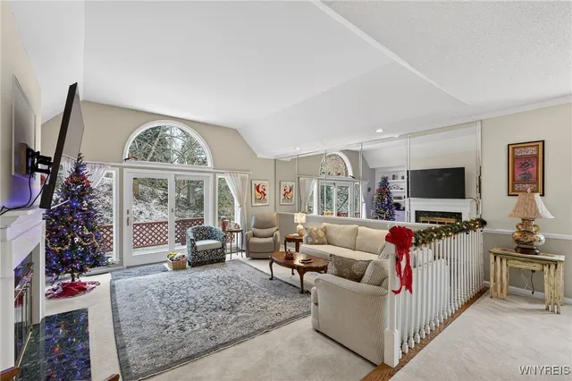 $560,000 | 35 Hampton Hill Drive, Amherst, NY 14221