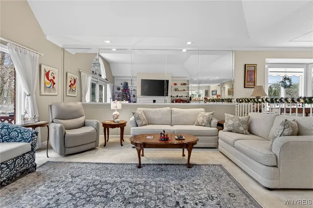 $560,000 | 35 Hampton Hill Drive, Amherst, NY 14221