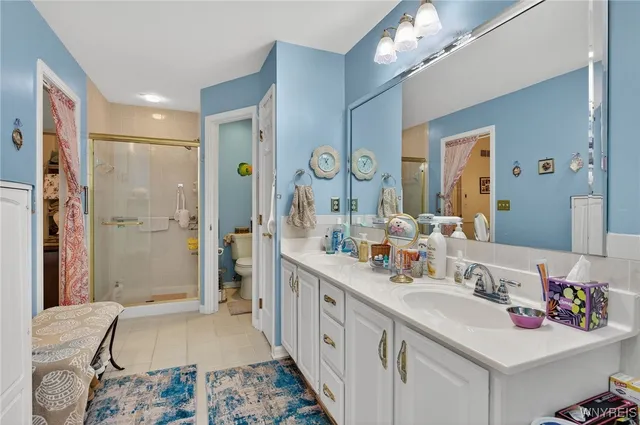 $560,000 | 35 Hampton Hill Drive, Amherst, NY 14221