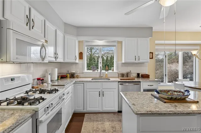 $560,000 | 35 Hampton Hill Drive, Amherst, NY 14221