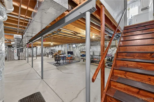 $560,000 | 35 Hampton Hill Drive, Amherst, NY 14221