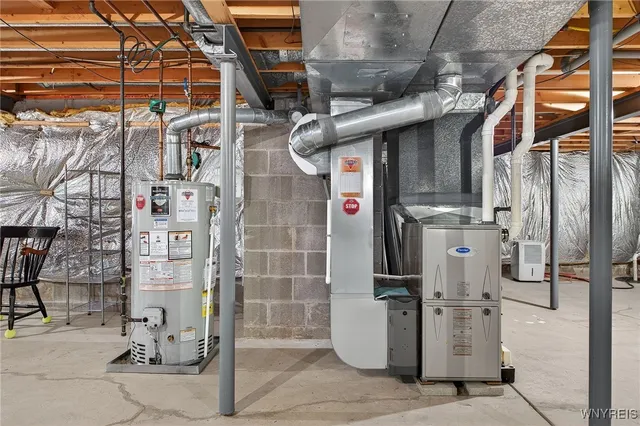 $560,000 | 35 Hampton Hill Drive, Amherst, NY 14221