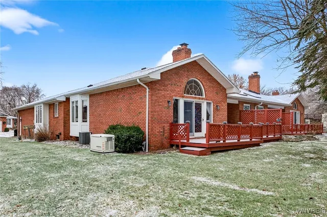 $560,000 | 35 Hampton Hill Drive, Amherst, NY 14221