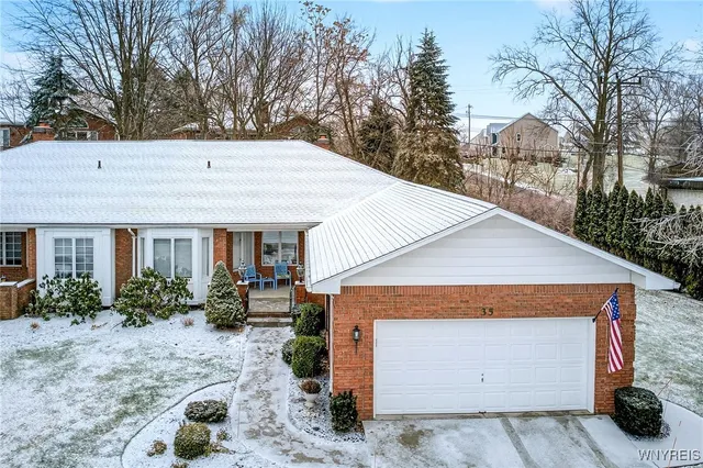 $560,000 | 35 Hampton Hill Drive, Amherst, NY 14221