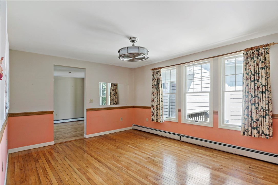 813 S Road South Kingstown, RI 02879 - Photo 7 of 32 dining room