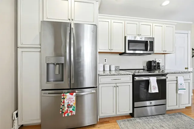 $589,900 | 7 Herdman Court, Middle Island, NY 11953