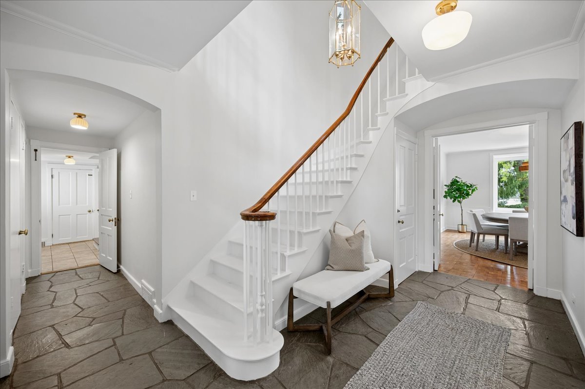 211 Church Road Winnetka, IL 60093 - Photo 5 of 37