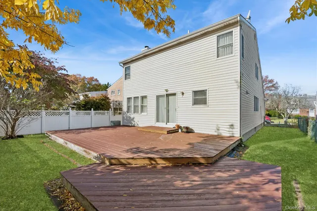 $1,389,000 | 115 Schley Avenue, Albertson, NY 11507