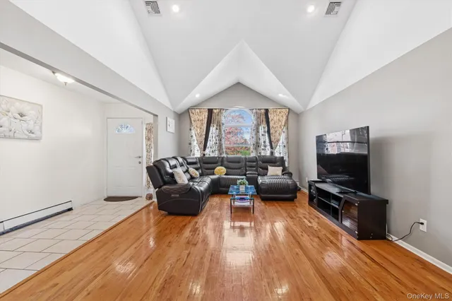 $1,389,000 | 115 Schley Avenue, Albertson, NY 11507