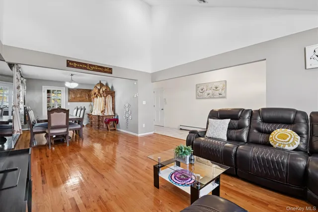 $1,389,000 | 115 Schley Avenue, Albertson, NY 11507