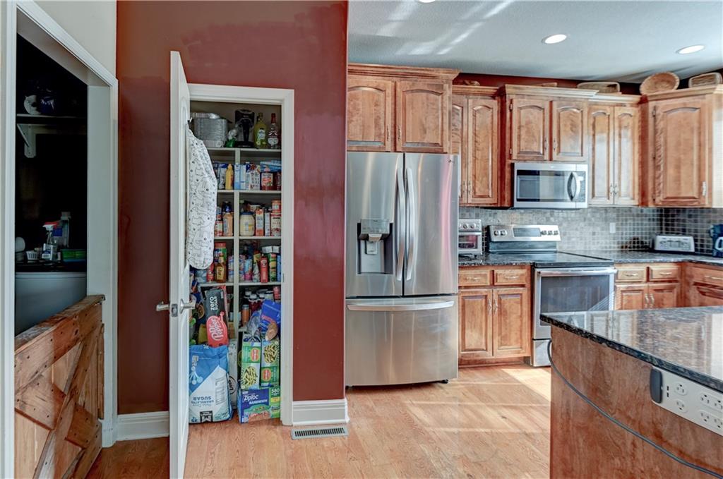 1018 North Old Mill Road Independence, MO 64056 - Photo 10 of 55