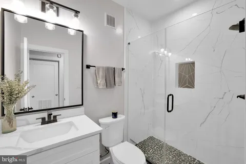 $550,000 | 712 Kearny Street Northeast, Unit 5, Washington, DC 20017