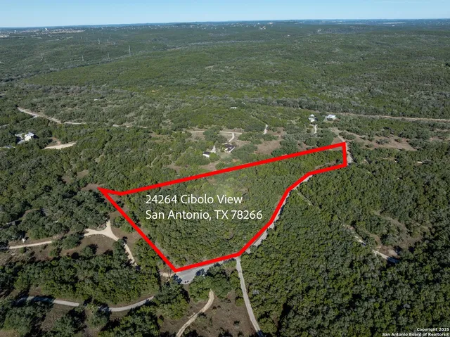 a view of a lush green field