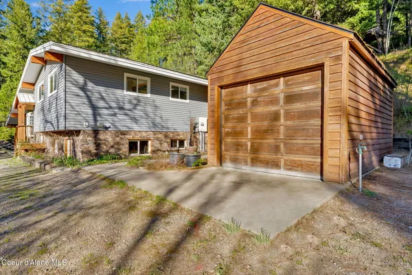 $525,000 | 6482 Grant Street, Bonners Ferry, ID 83805