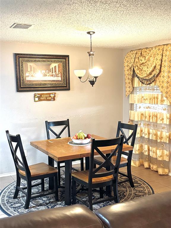 611 Pondview Drive Cedar Hill, TX 75104 - Photo 6 of 22 Breakfast Area