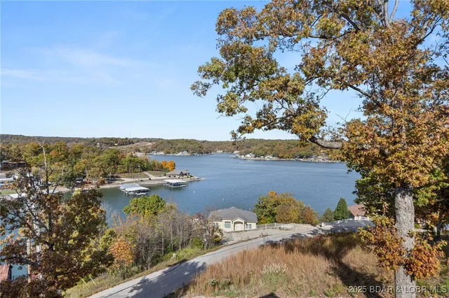 $625,000 | 35 Great Escapes Lane, Camdenton, MO 65020