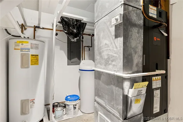 $625,000 | 35 Great Escapes Lane, Camdenton, MO 65020