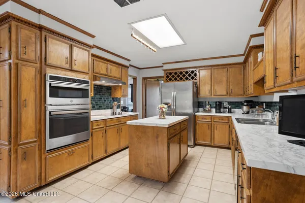 $305,000 | 12 Village Drive, Madison, MS 39110