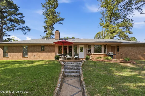 $305,000 | 12 Village Drive, Madison, MS 39110