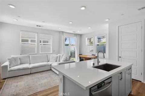 $799,000 | 1554 Plaza Del Amo, Torrance, CA 90501
