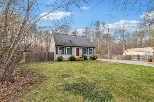 $450,000 | 10 Balsam Lane, Kennebunk, ME 04043