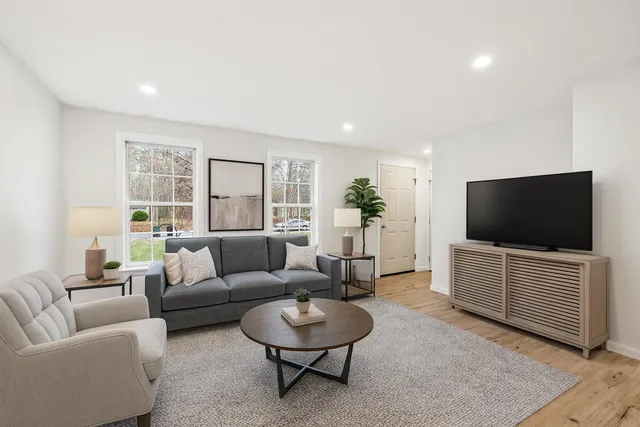 $450,000 | 10 Balsam Lane, Kennebunk, ME 04043