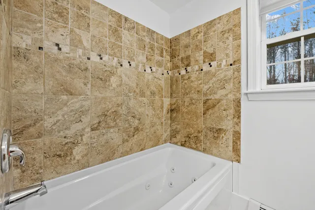 $450,000 | 10 Balsam Lane, Kennebunk, ME 04043