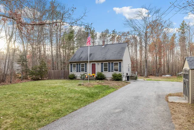 $450,000 | 10 Balsam Lane, Kennebunk, ME 04043