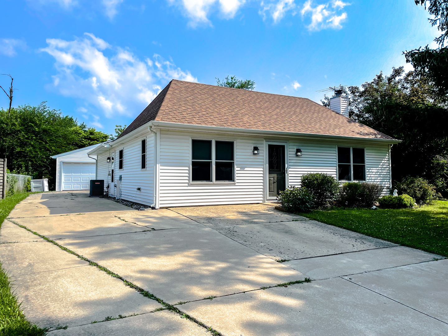 74 Fernwood Road Montgomery, IL 60538 - Photo 1 of 14