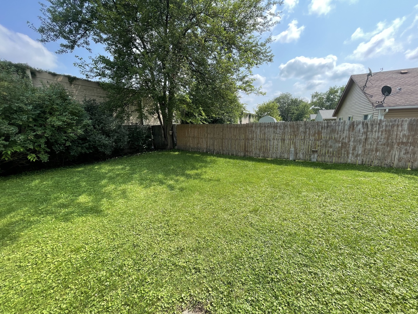 74 Fernwood Road Montgomery, IL 60538 - Photo 3 of 14