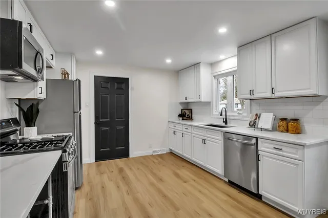 $284,900 | 1554 Meadow Drive, Alden, NY 14004