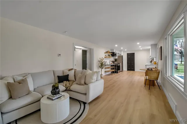 $284,900 | 1554 Meadow Drive, Alden, NY 14004