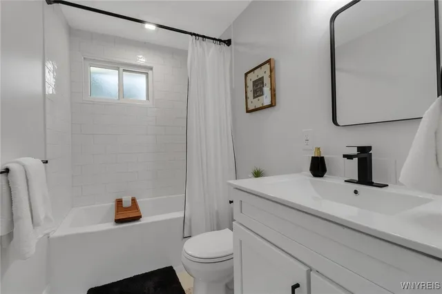 $284,900 | 1554 Meadow Drive, Alden, NY 14004