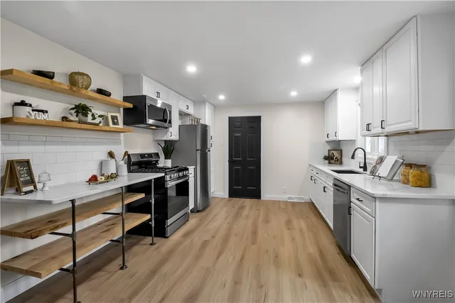 $284,900 | 1554 Meadow Drive, Alden, NY 14004