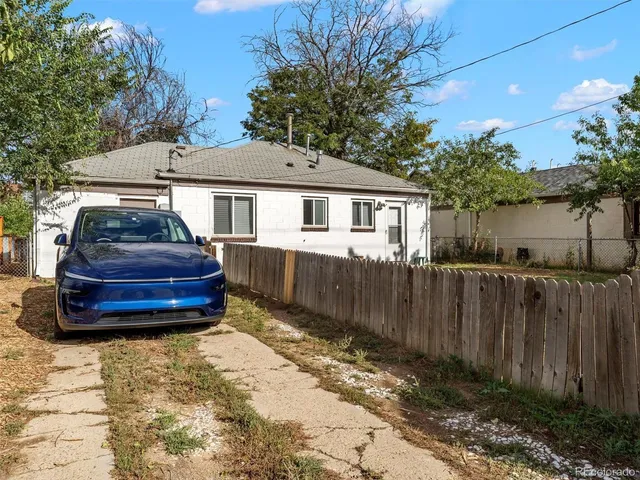 $400,000 | 2865 Quebec Street, Denver, CO 80207