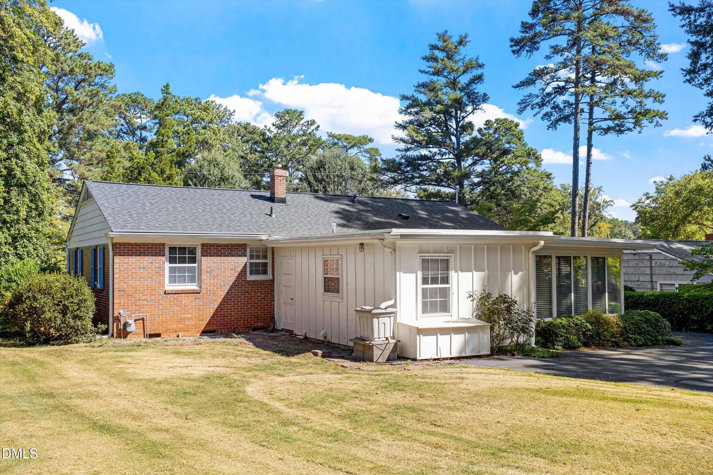 3413 Redbud Lane Raleigh, NC 27607 - Photo 4 of 33 04