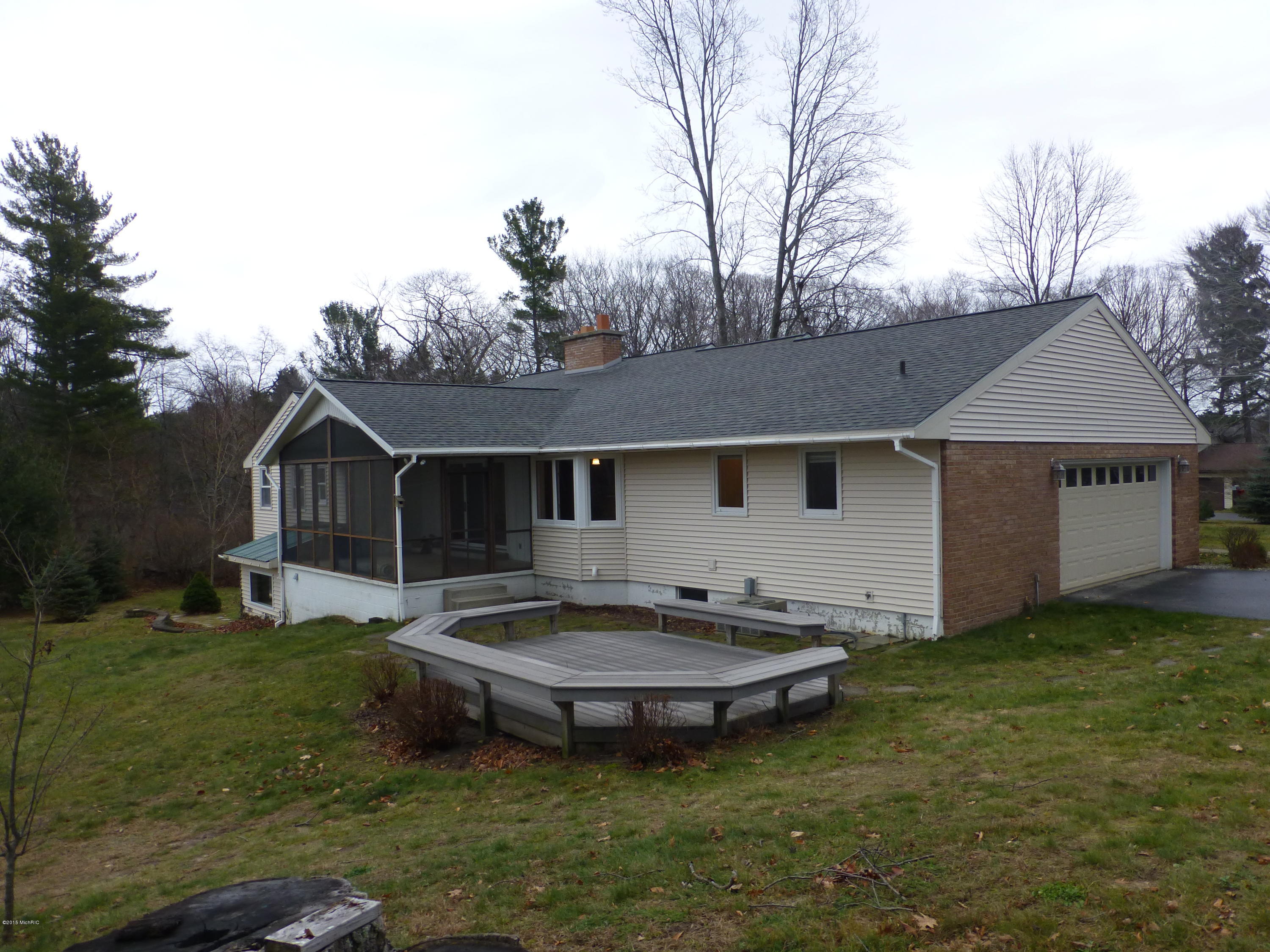7032 Abrahamson Road Ludington, MI 49431 - Photo 3 of 27 P1040324