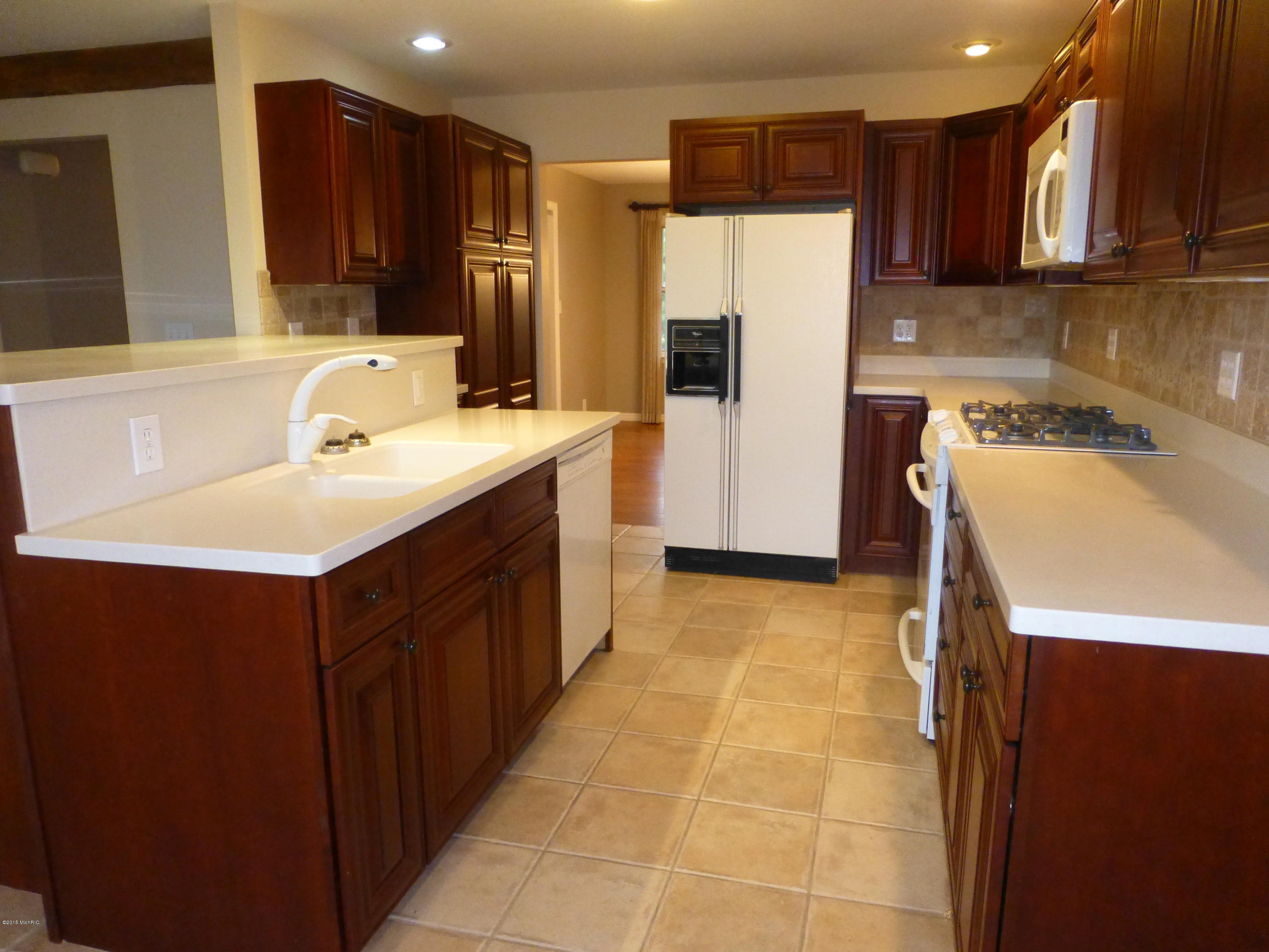 7032 Abrahamson Road Ludington, MI 49431 - Photo 5 of 27 P1040292