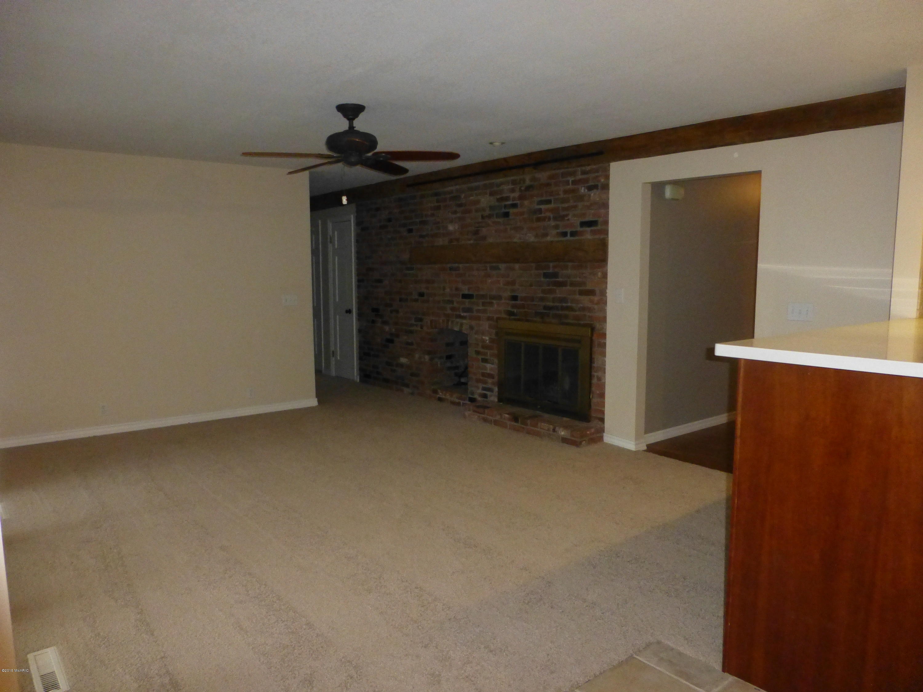 7032 Abrahamson Road Ludington, MI 49431 - Photo 6 of 27 P1040293