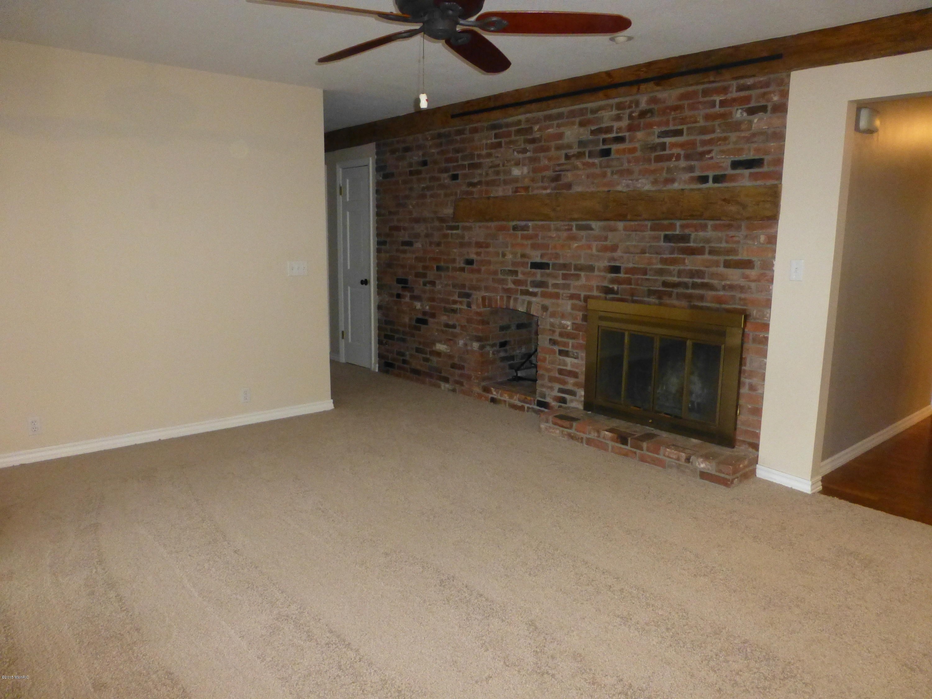 7032 Abrahamson Road Ludington, MI 49431 - Photo 7 of 27 P1040294