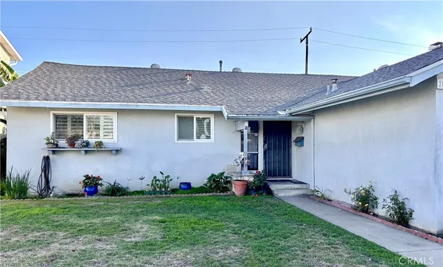 $824,900 | 2040 West Glenwood Place, Santa Ana, CA 92704