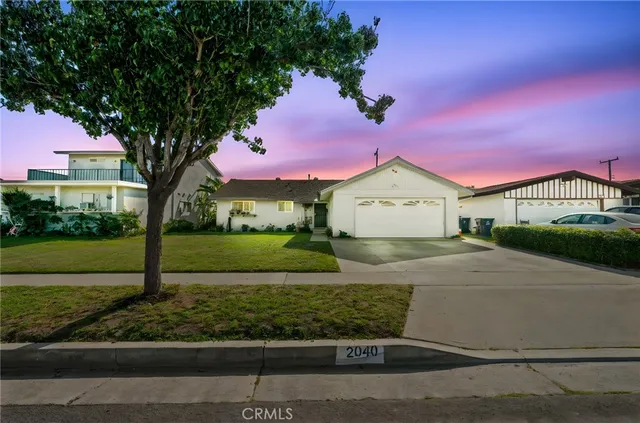 $824,900 | 2040 West Glenwood Place, Santa Ana, CA 92704